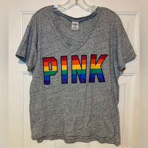 Victorias Secret Pink‎ V-neck T-shirt M Rainbow Heart Gray Pride Love